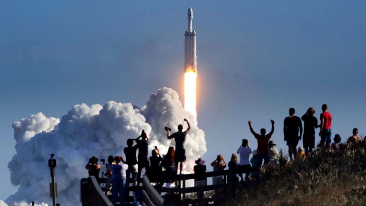Elon Musk's SpaceX Rockets Past Amazon With $2.7T Valuation