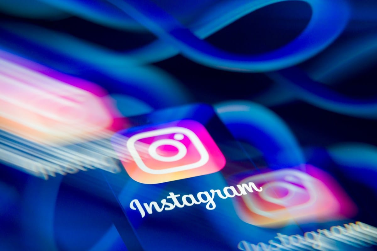 Instagram's Instants Feature Has Users Panicking Over Accidental Uploads