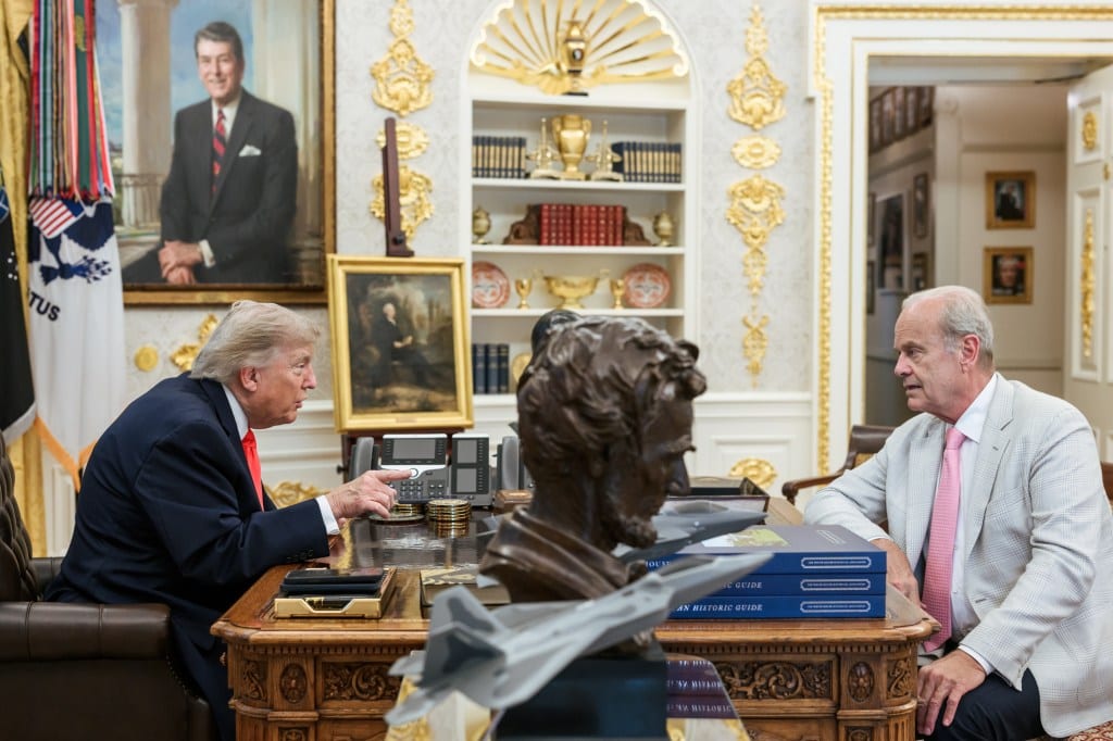 Kelsey Grammer Sits Down With Trump in the Oval Office