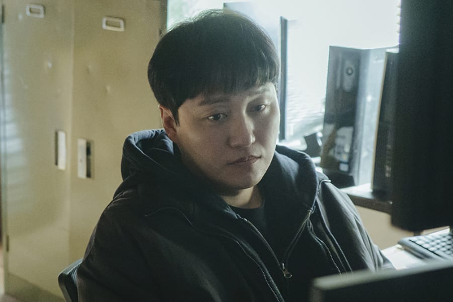 Kim Dae Myeung Transforms Into Chilling Villain in Romance Thriller 'The Husband'