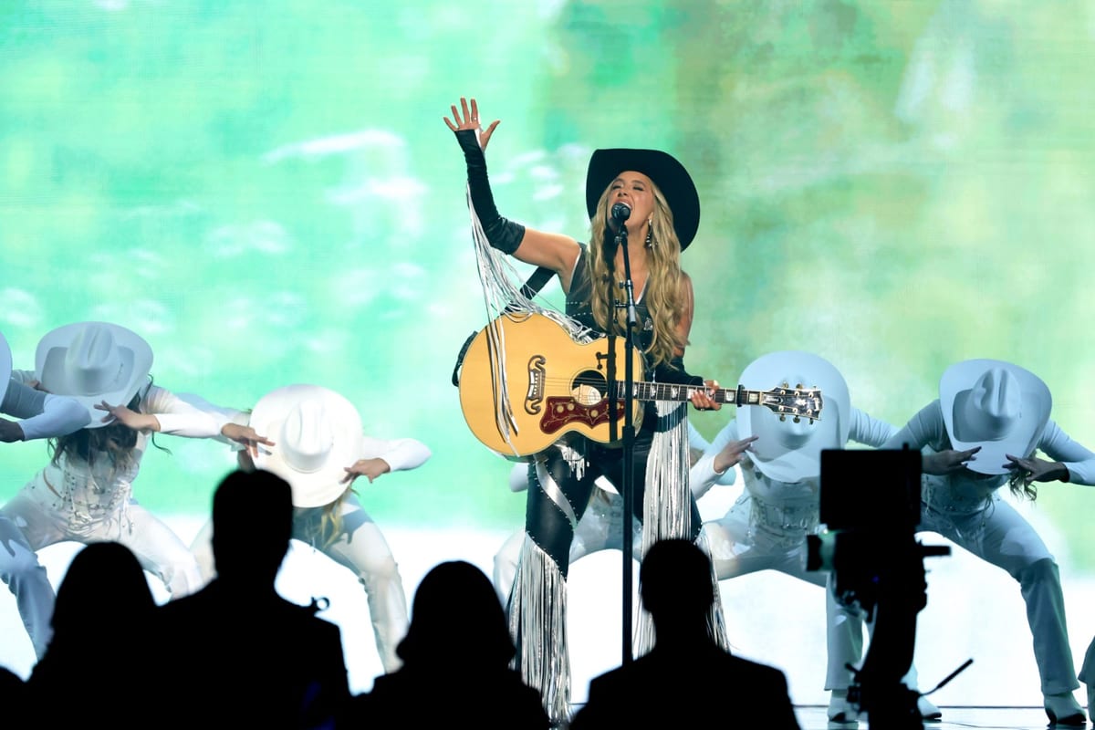 Lainey Wilson Stuns at ACM Awards in First Performance as Married Woman