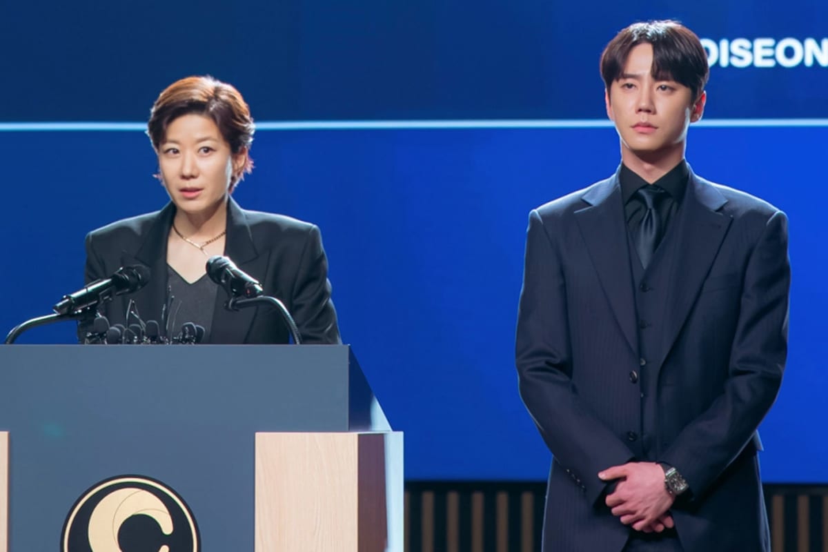 Lee Jun Young Unexpectedly Backs Jeon Hye Jin In 'Reborn Rookie' Drama