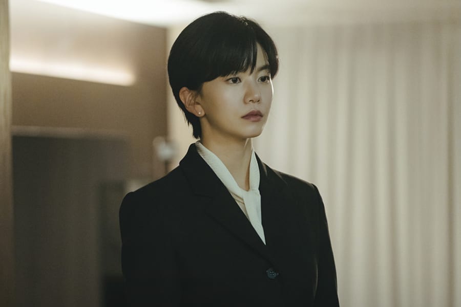Lee Seol Gets Kidnapped In Namkoong Min's New Thriller 'The Husband'