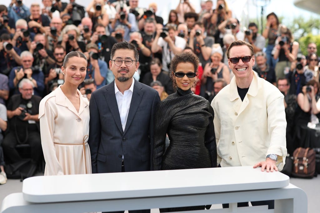 Michael Fassbender, Alicia Vikander Play Aliens in Korean Sci-Fi 'Hope'