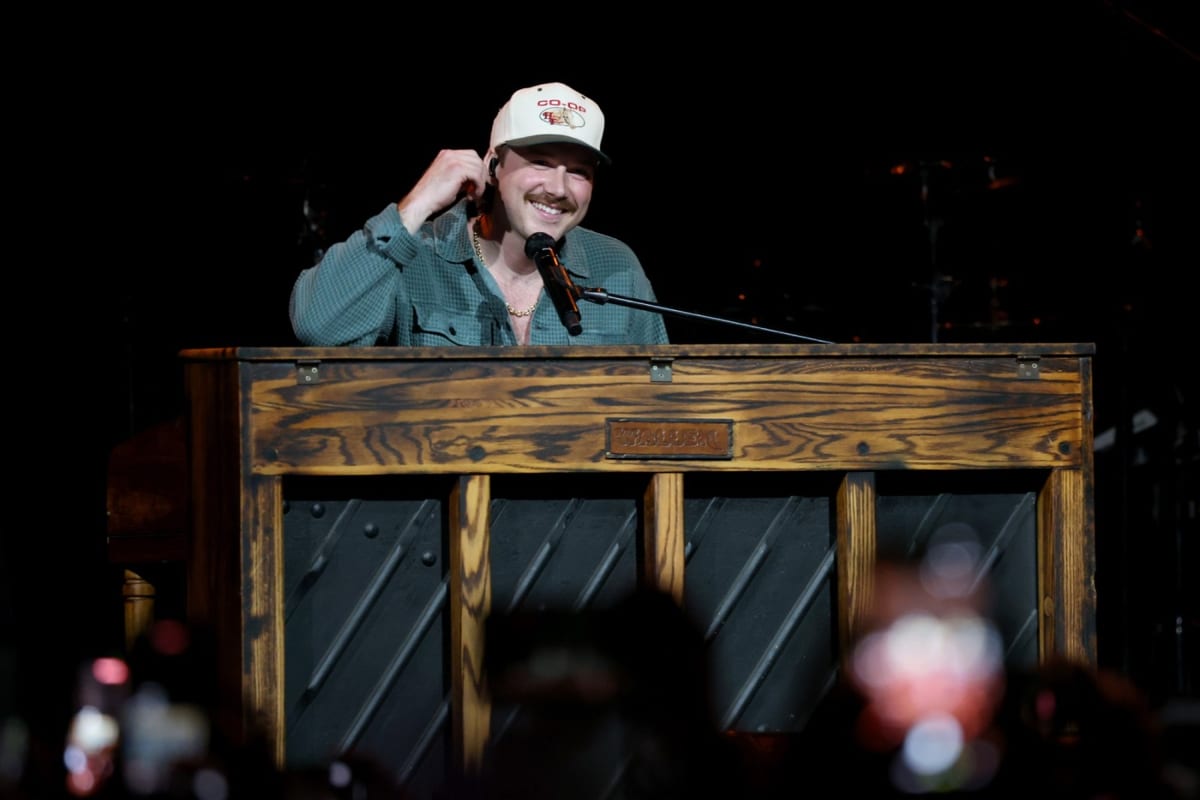 Morgan Wallen Flips Piano During Denver Concert Performance