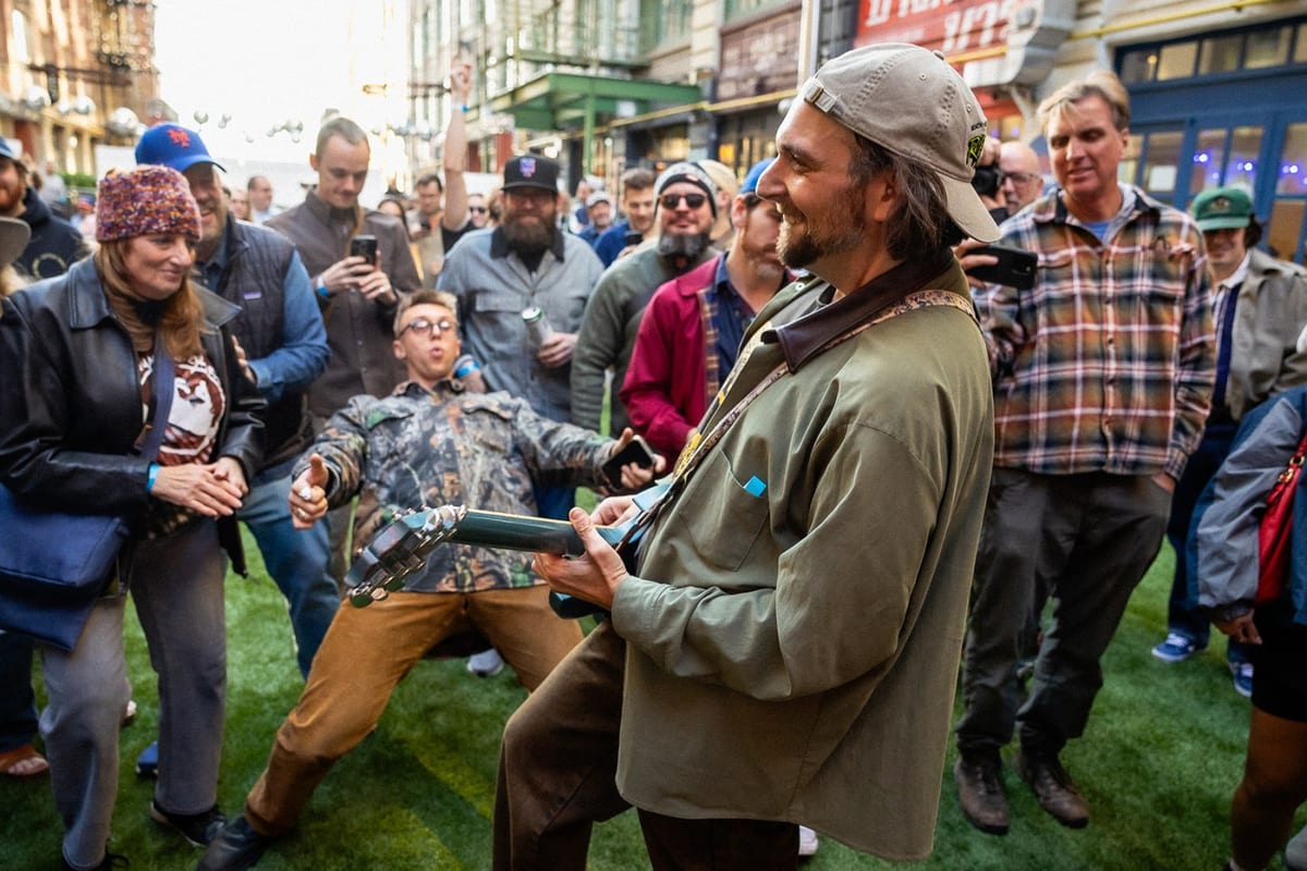 Neil Young Superfans Play Four-Hour Sets That Nobody Wants to Leave