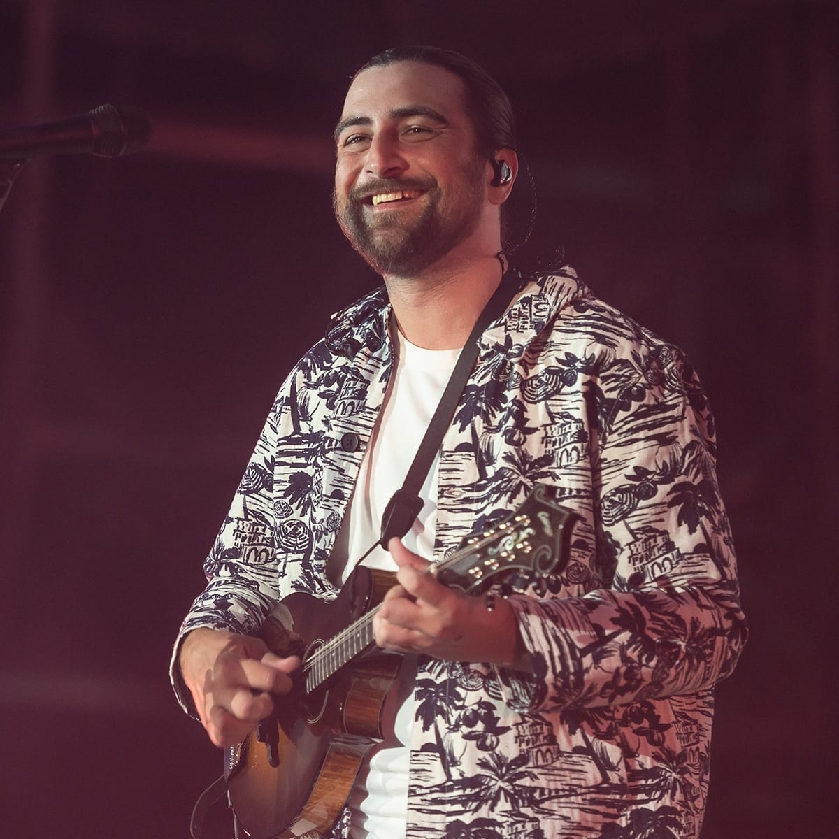 Noah Kahan Addresses Philly Concert Poop Incident With Humor
