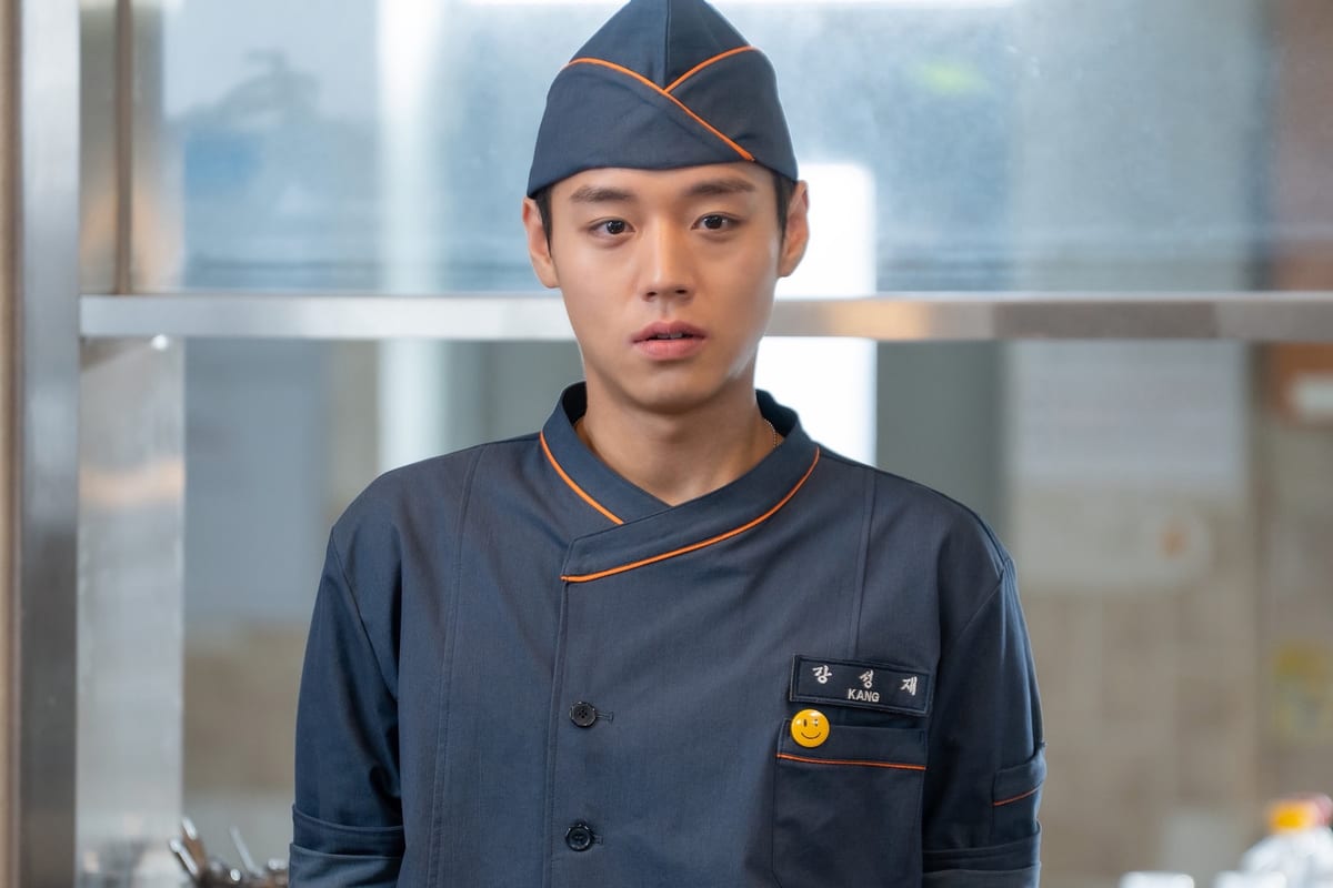 Park Ji Hoon's Kitchen Skills Shake Up Military Barracks Drama