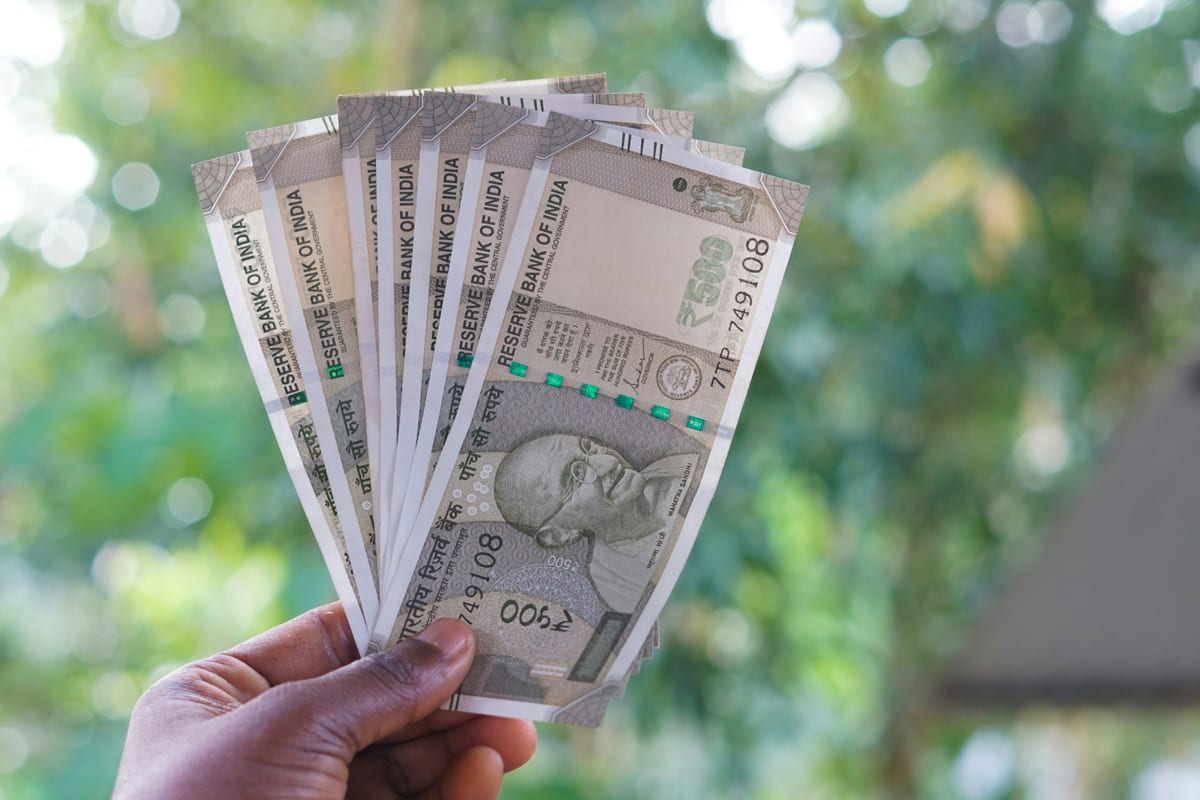 RBI Holds FRSB Rate at 8.05%, Revealing a Fault Line Between Savers and Monetary Policy