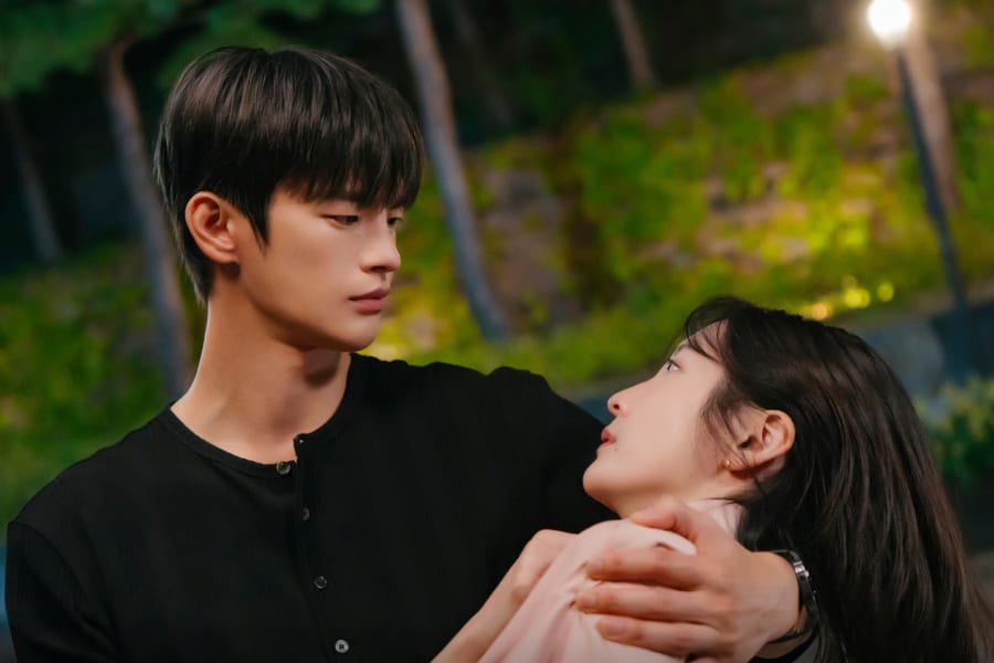 Seo In Guk Lets Park Ji Hyun Get Closer Than Anyone Else