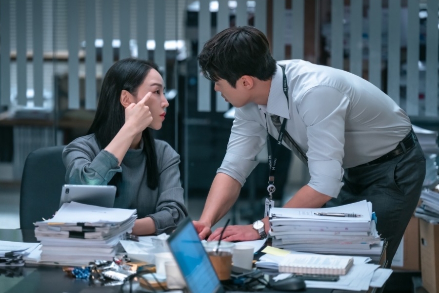 Shin Hae Sun And Gong Myoung's Office Chemistry Is Absolutely Unhinged