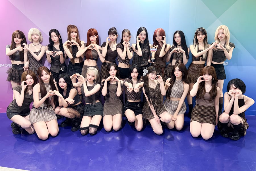 tripleS Snatches First Win For 'Baby Flower' On Show Champion